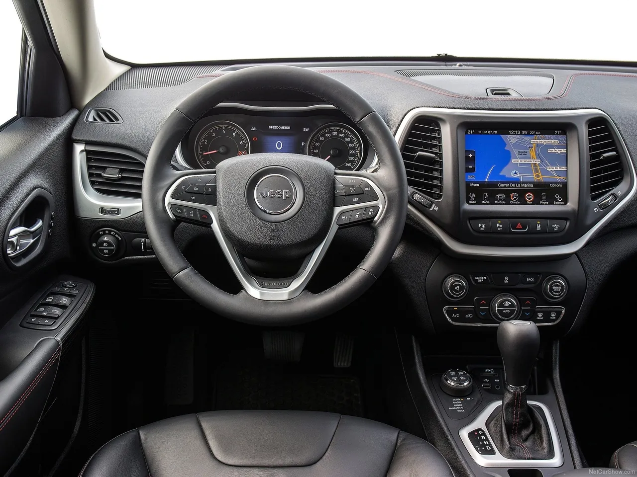 Jeep Cherokee [EU] (2014) – interiér