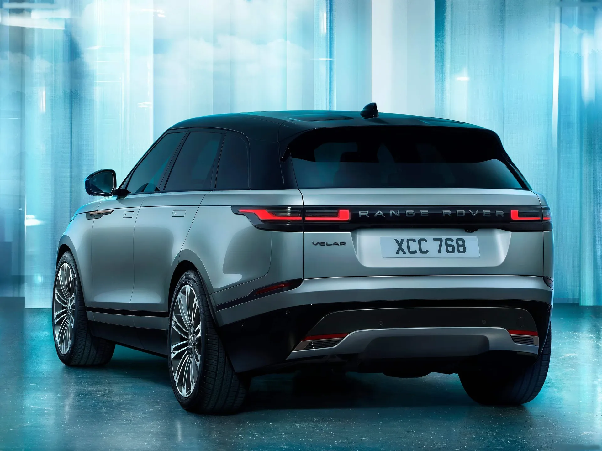 Land Rover Range Rover Velar (2024) - Rear Three-Quarter