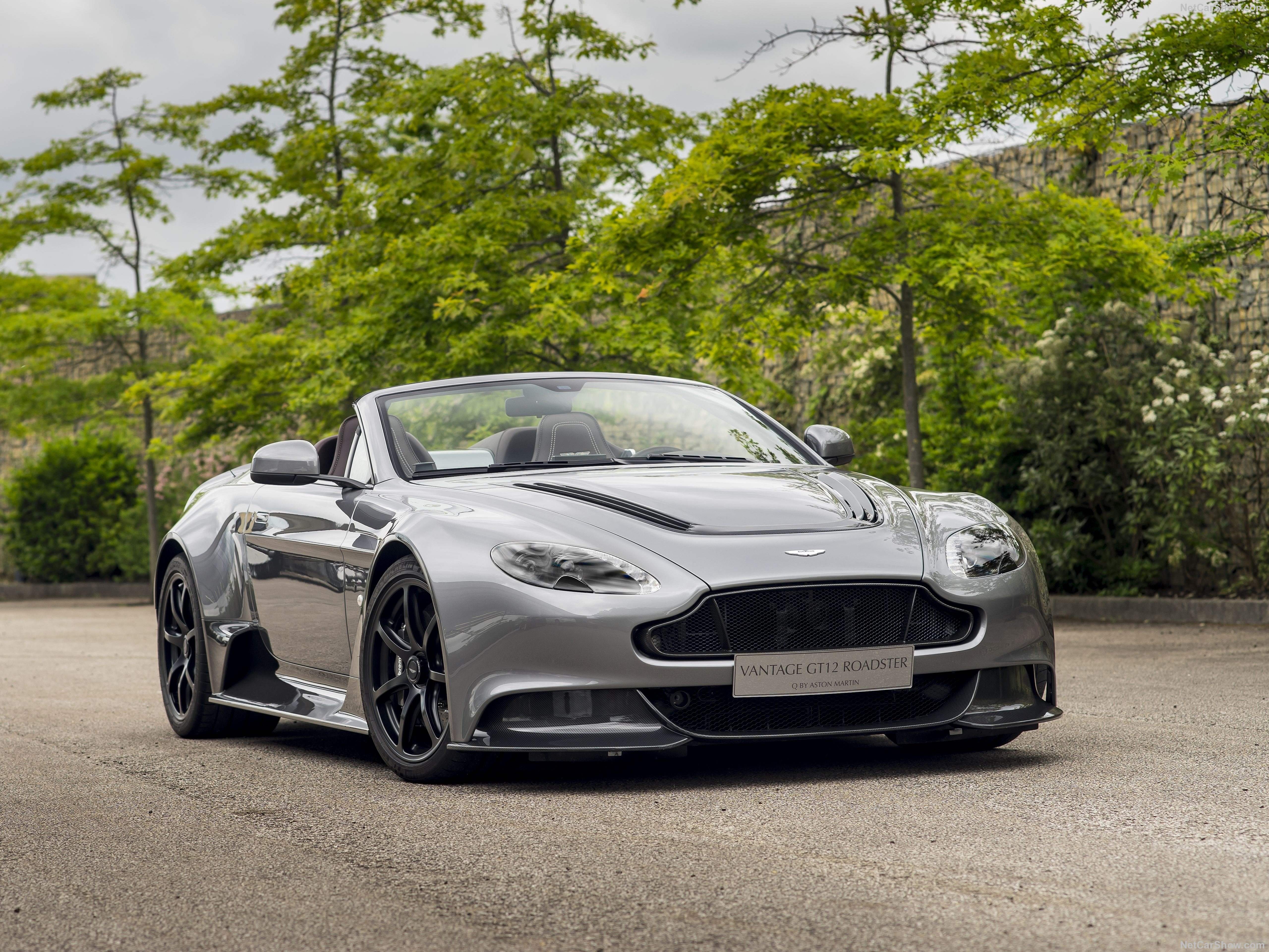 Aston Martin Vantage GT12 Roadster (2016)