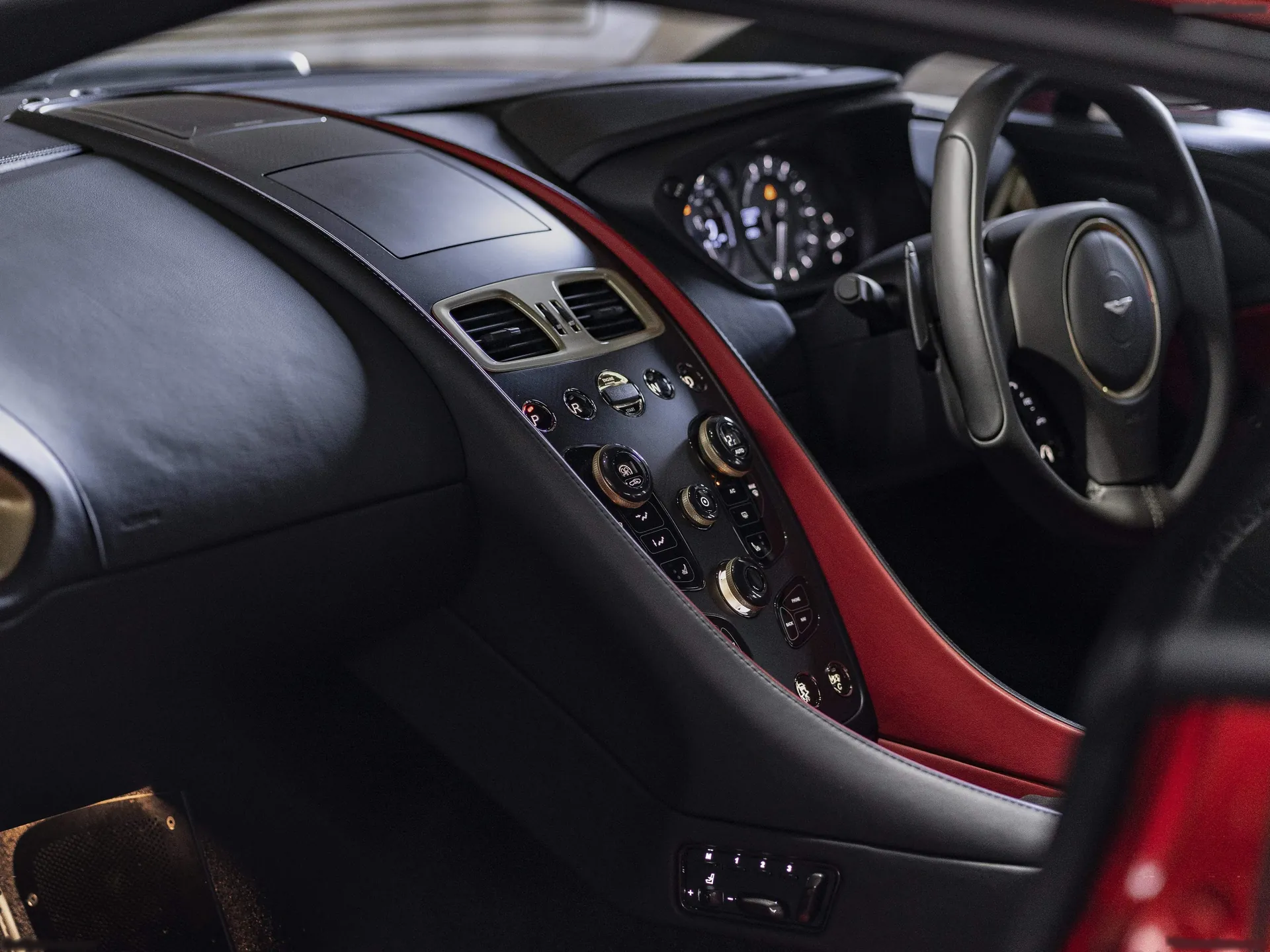 Aston Martin Vanquish Zagato (2017) – interiér