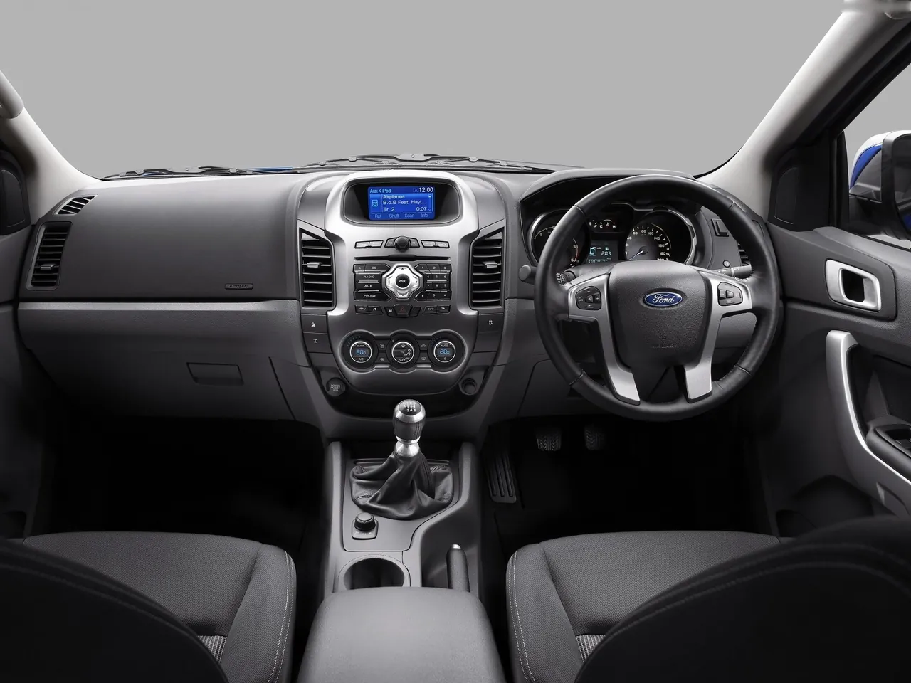 Ford Ranger (2012) – interiér