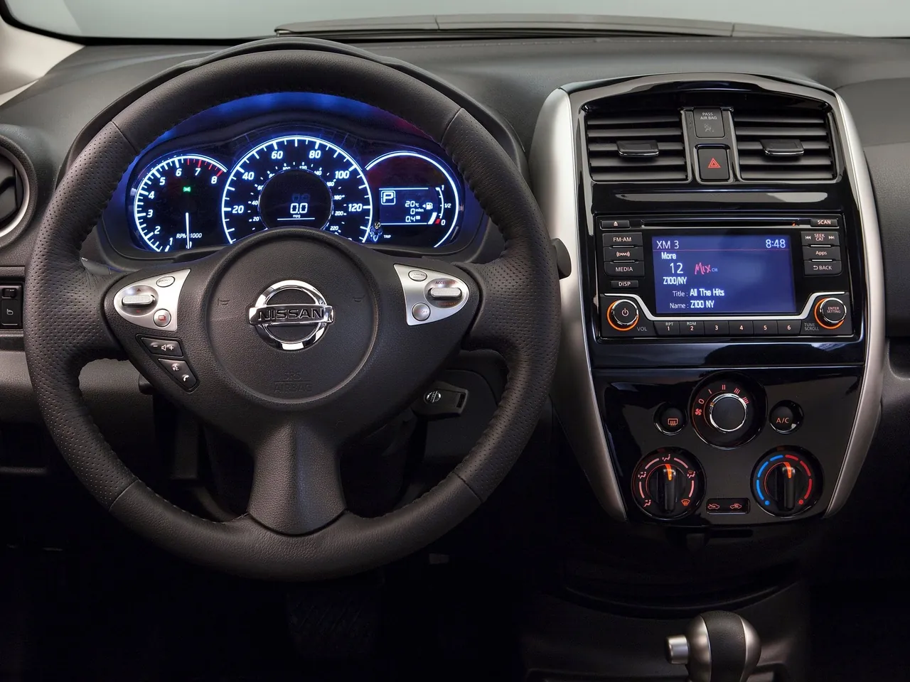 Nissan Versa Note SR (2015) – interiér