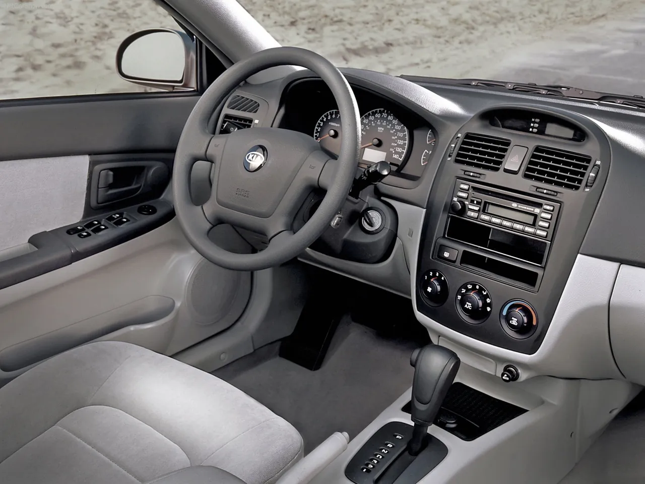 Kia Spectra (2006) – interiér