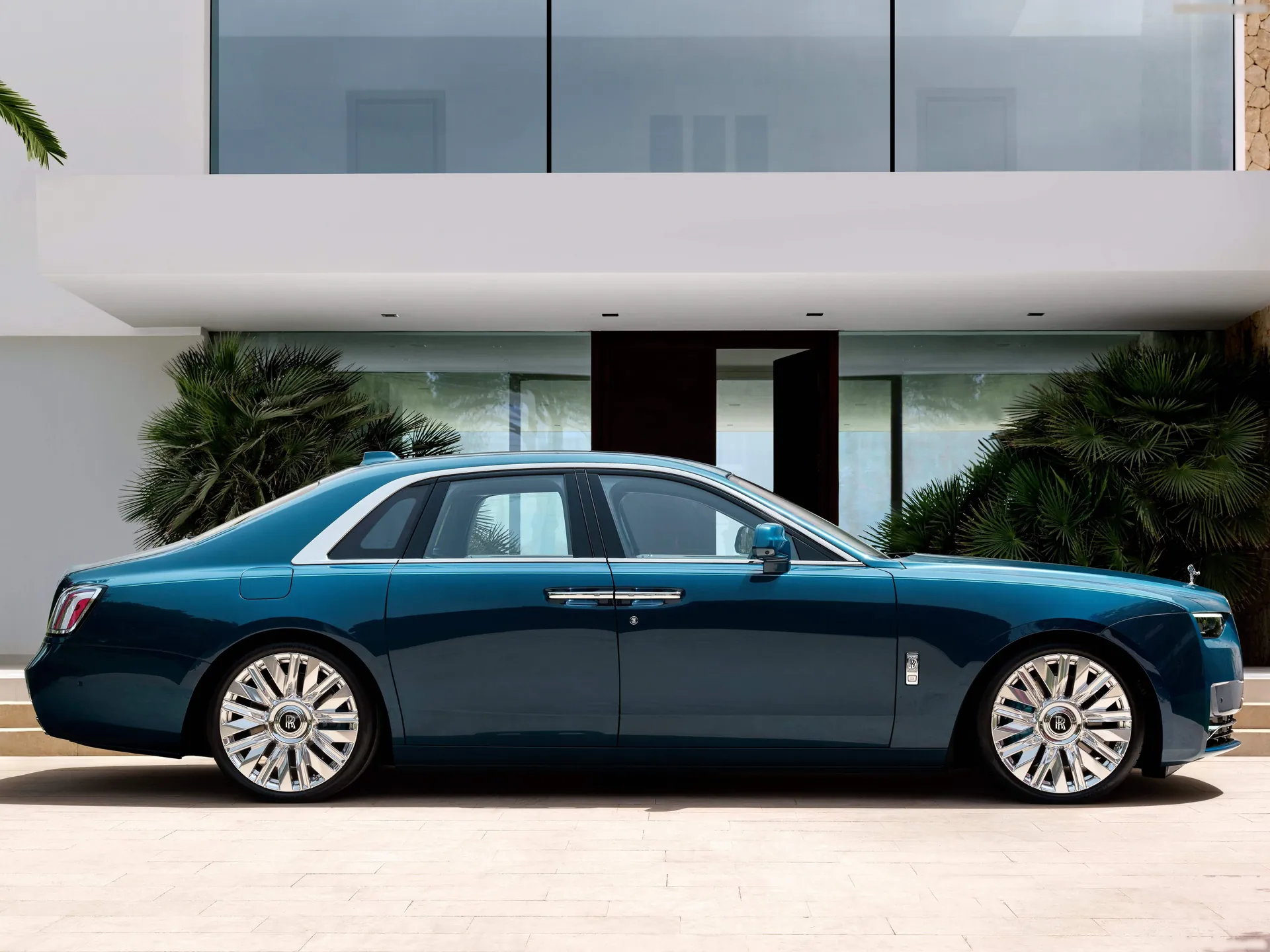 Rolls-Royce Ghost Series II (2025) – boční profil