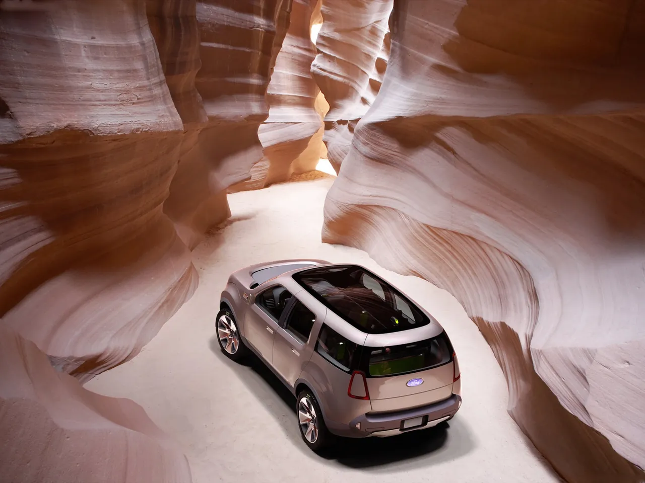 Ford Explorer America Concept (2008) – zadní tříčtvrteční pohled