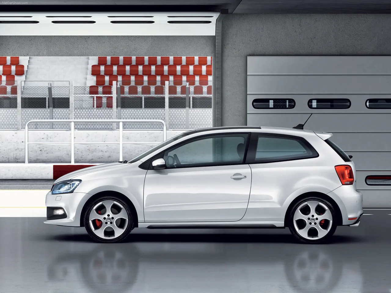 Volkswagen Polo GTI (2011) - Side Profile