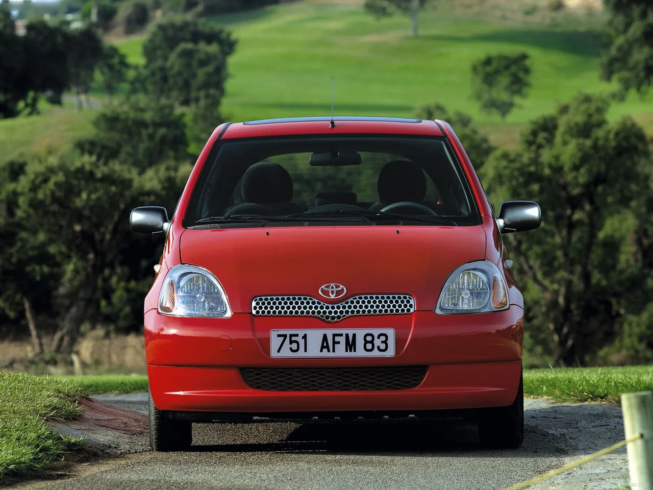 Toyota Yaris (1999) - Front