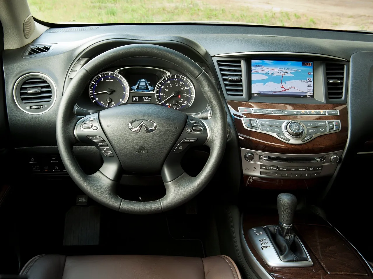 Infiniti JX (2013) – interiér