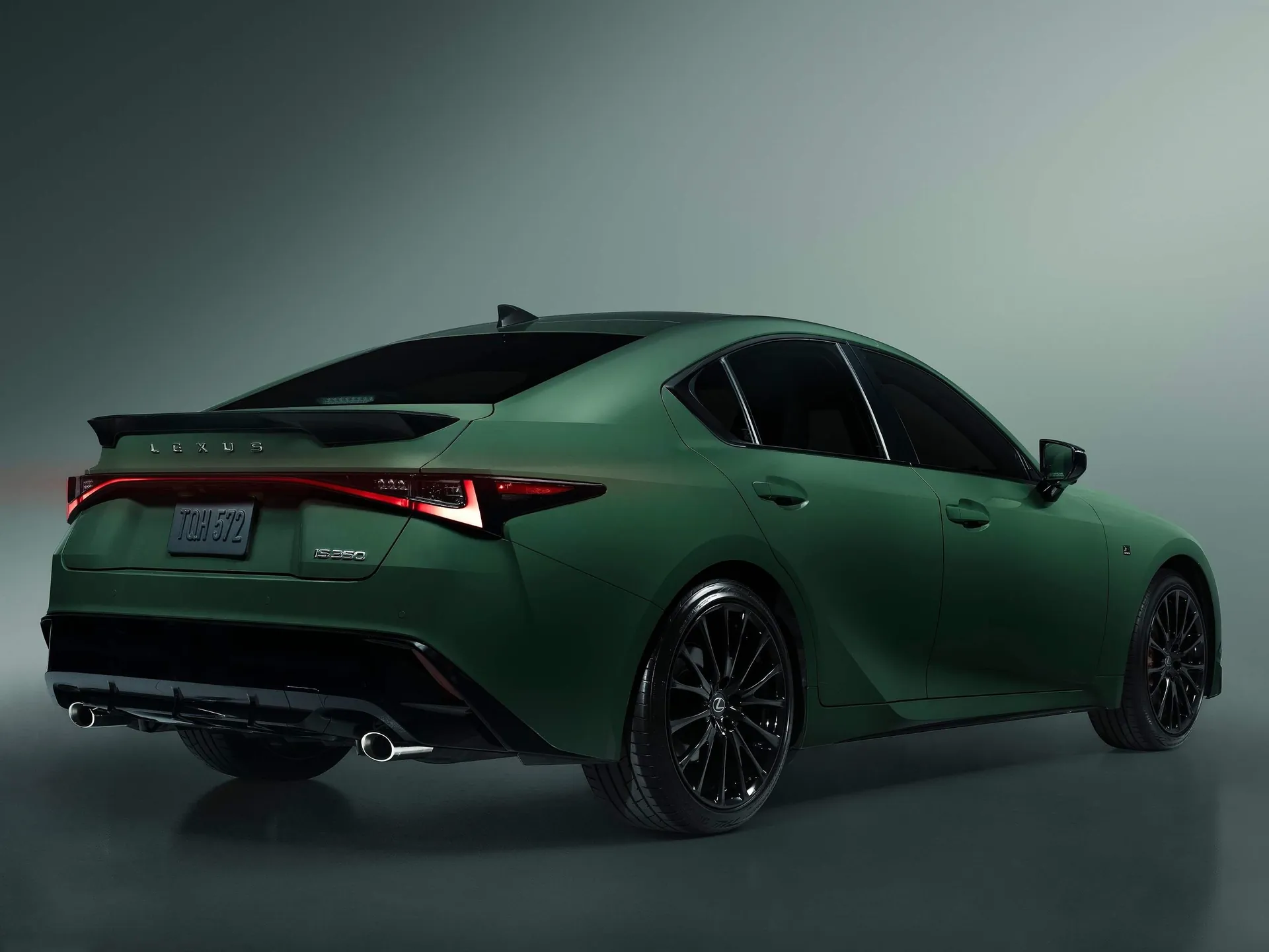 Lexus IS 350 Special Appearance Package (2027) – zadní tříčtvrteční pohled