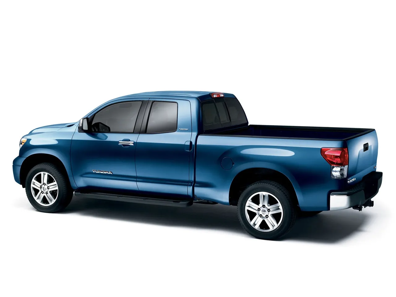 Toyota Tundra (2007) – zadní tříčtvrteční pohled