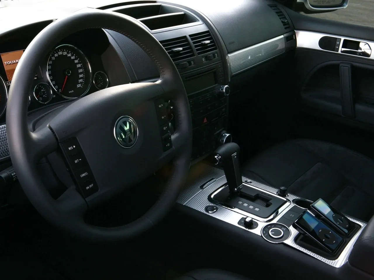 Volkswagen Touareg R GT (2005) - Interior