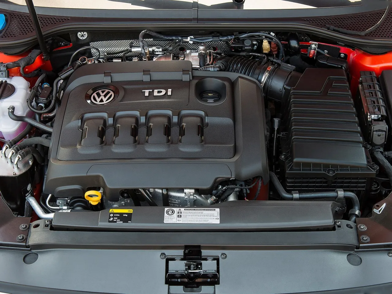 Volkswagen Passat Alltrack (2016) – motorový prostor