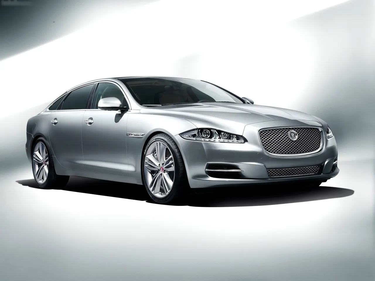 Jaguar XJ (2012)