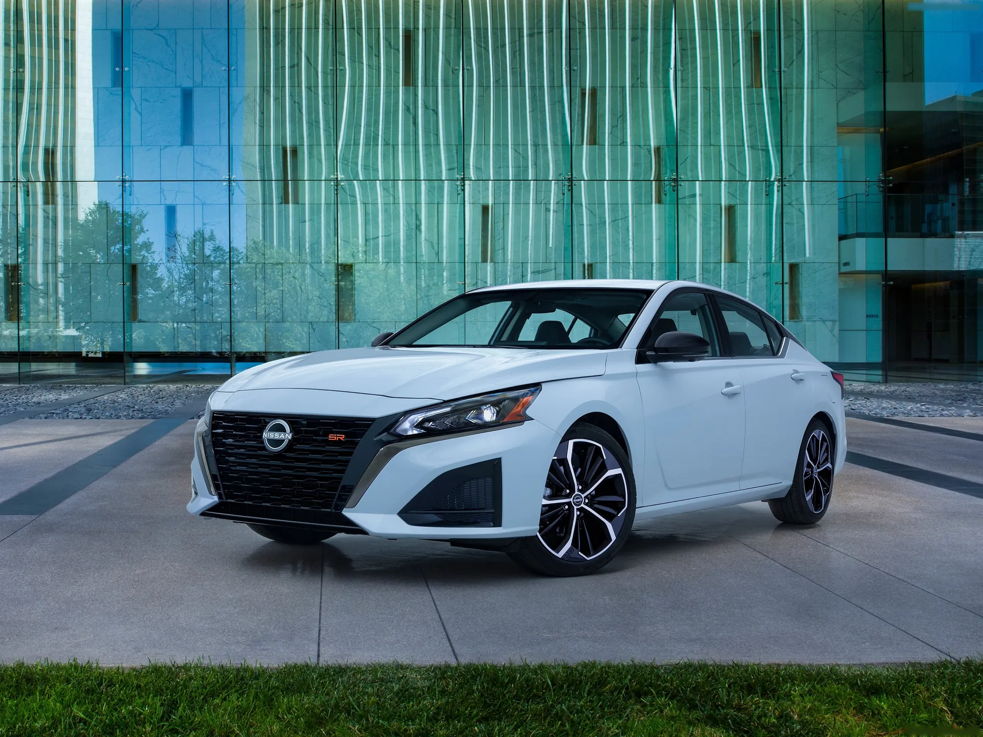 Nissan Altima (2023)
