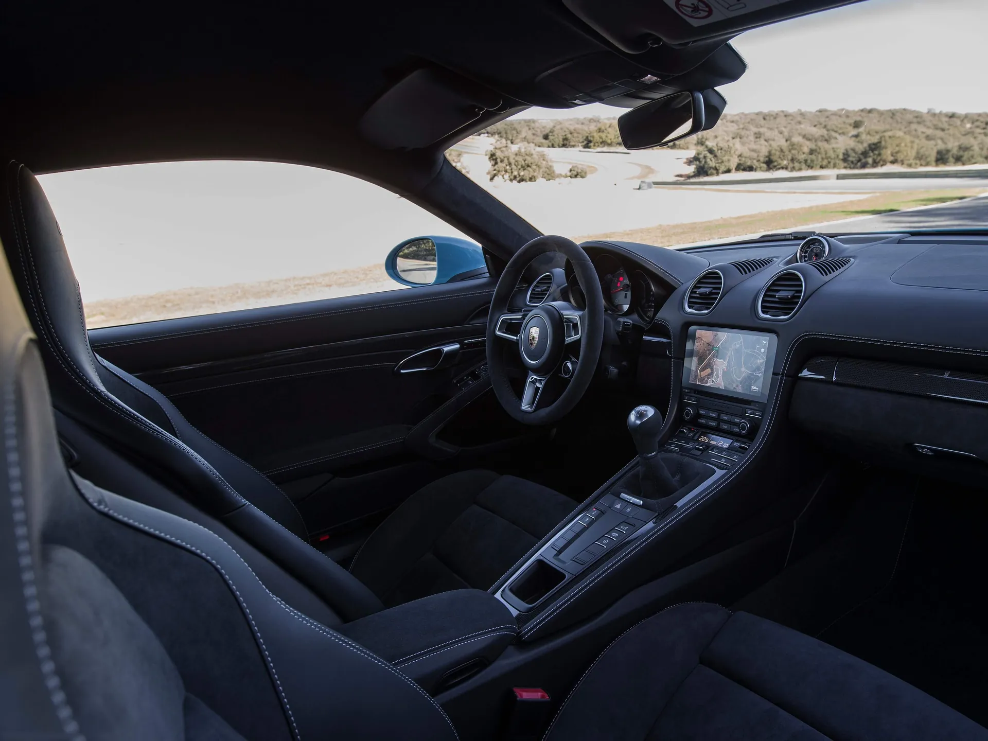 Porsche 718 Cayman GTS (2018) – interiér