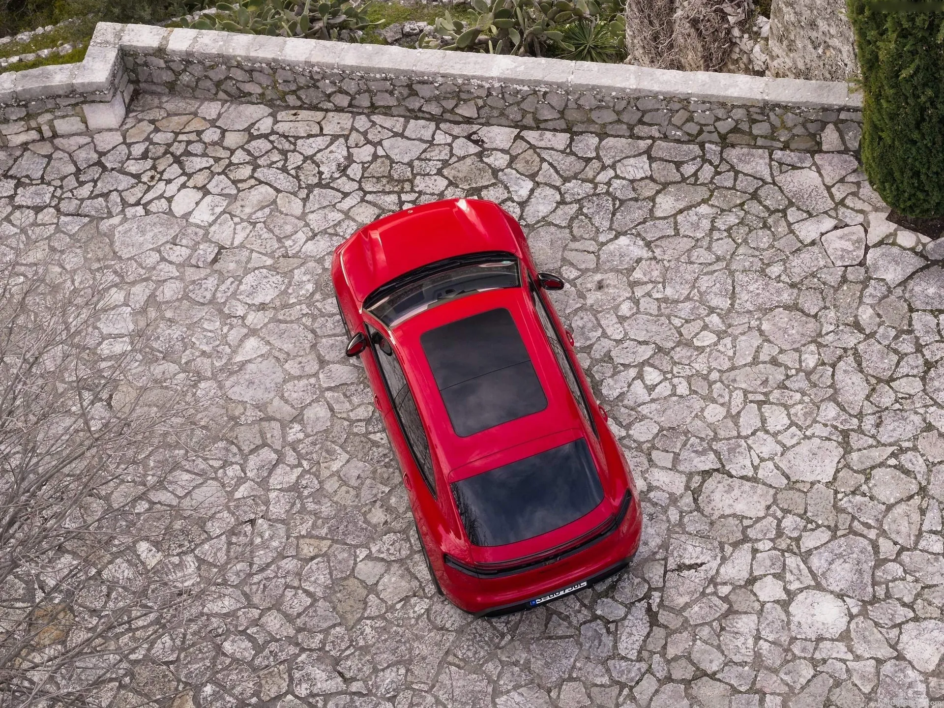 Porsche Macan GTS (2026) – pohled shora