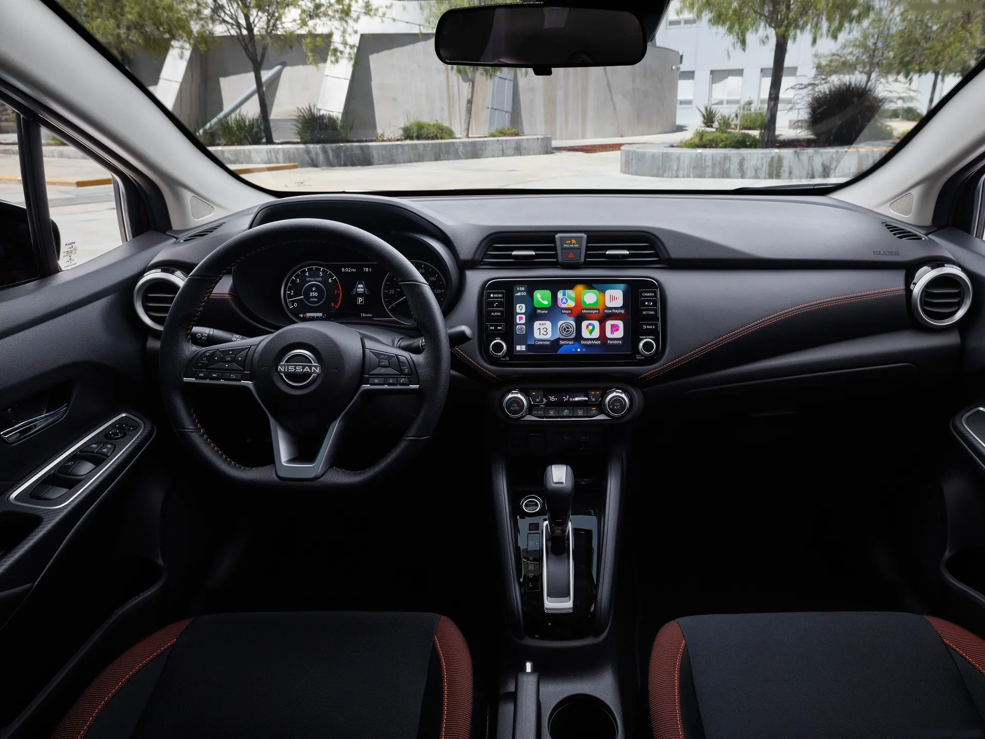 Nissan Versa (2023) - Interior