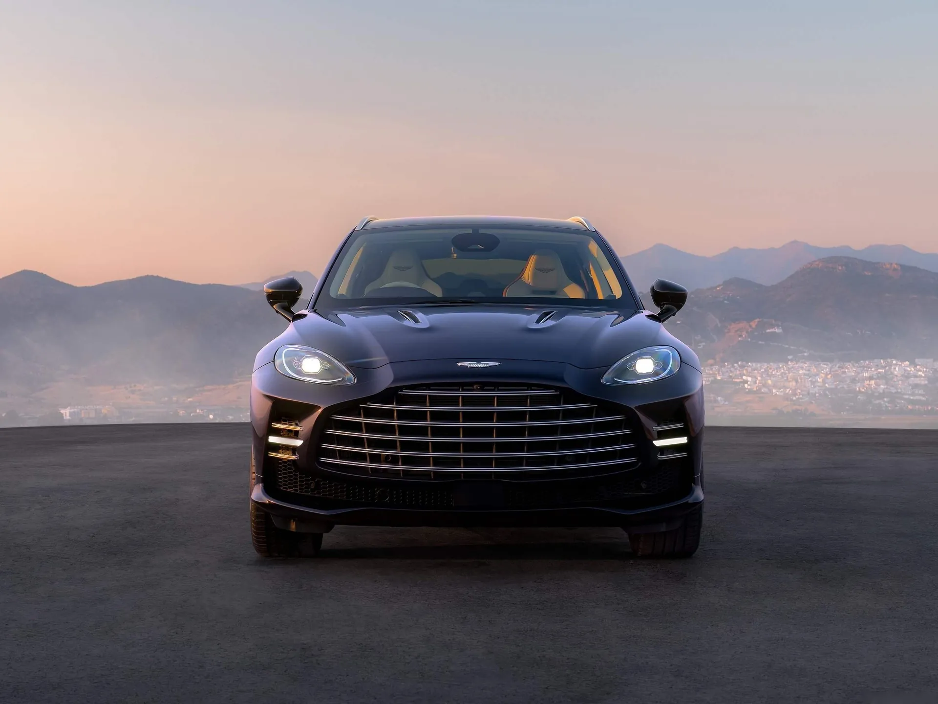 Aston Martin DBX GT (2027) – zepředu
