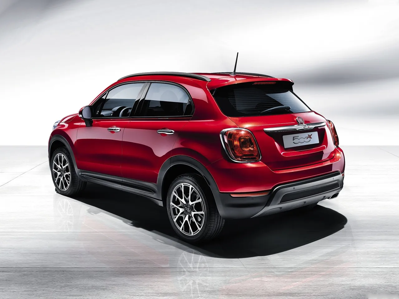 Fiat 500X (2015) – zadní tříčtvrteční pohled