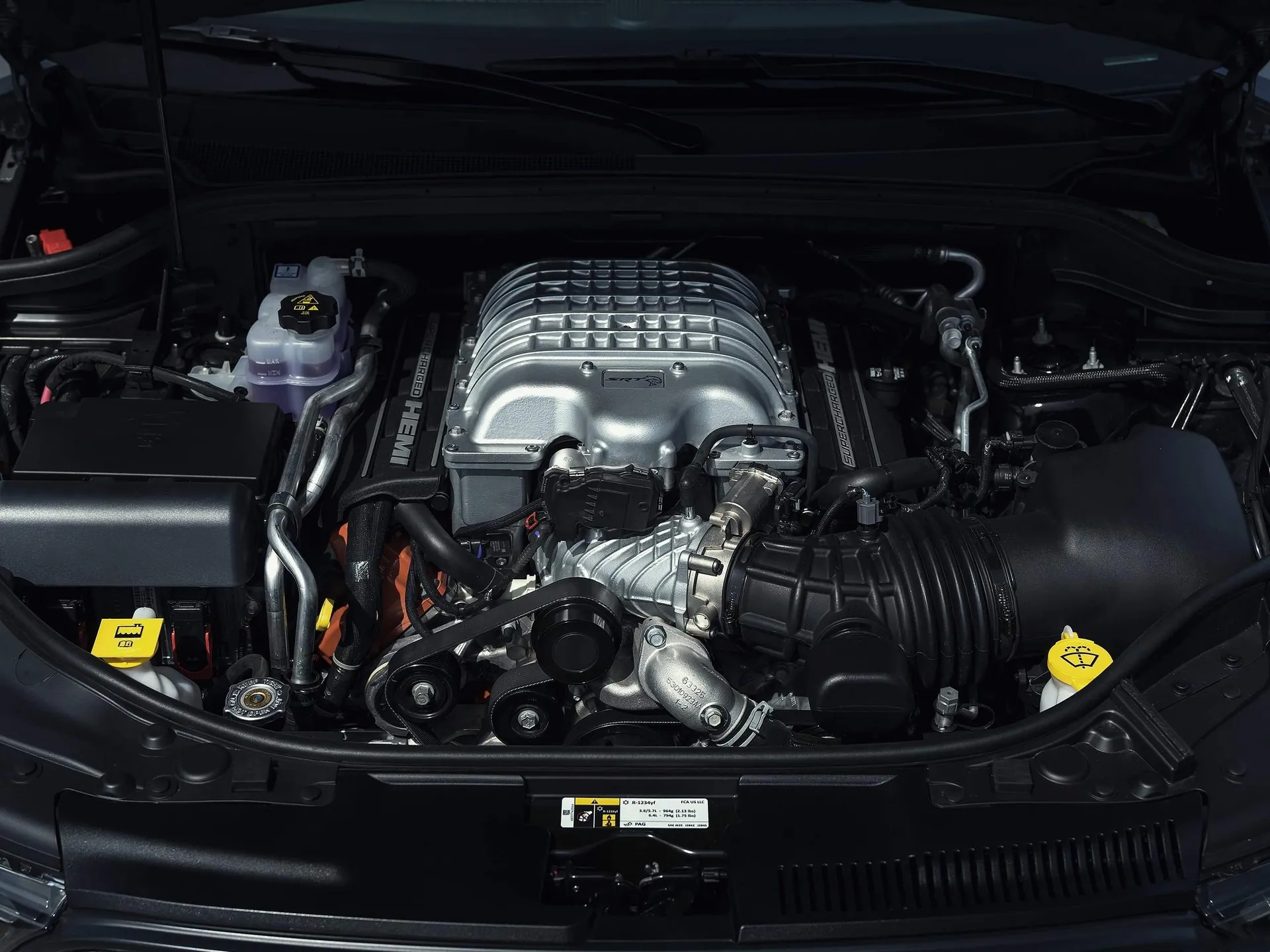 Dodge Durango SRT Hellcat (2021) – motorový prostor