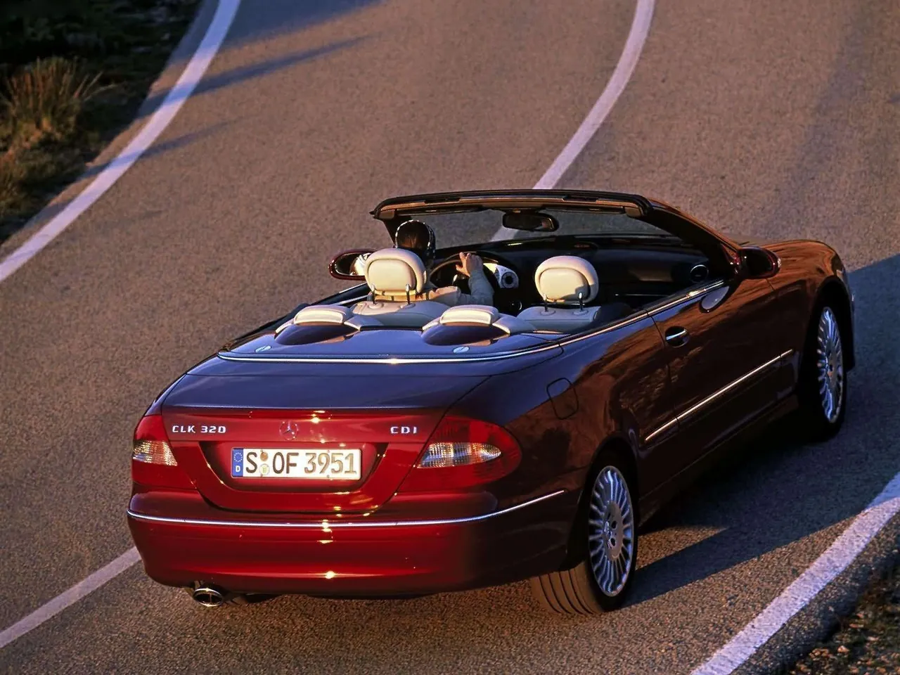 Mercedes-Benz CLK320 CDI Cabriolet Avantgarde (2005) – zadní tříčtvrteční pohled