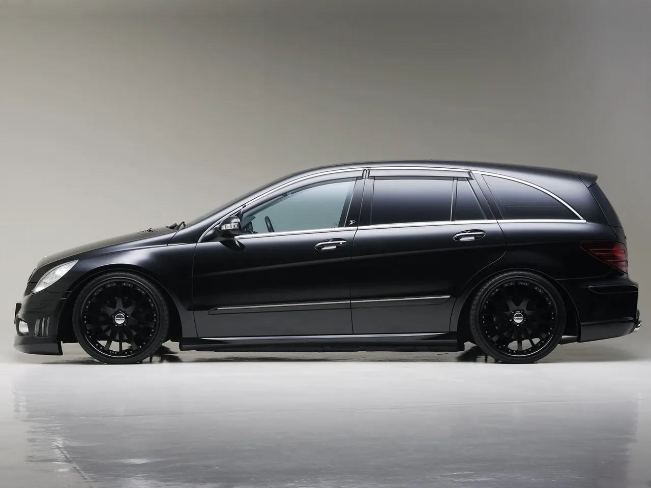Wald Mercedes-Benz R-Class W251 (2009) – boční profil
