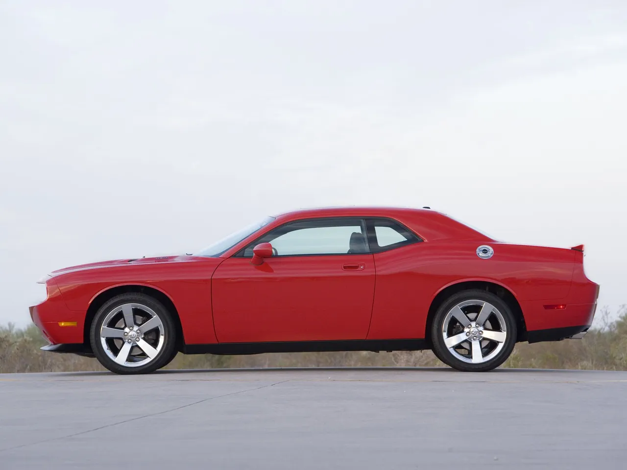 Dodge Challenger RT (2009) – boční profil