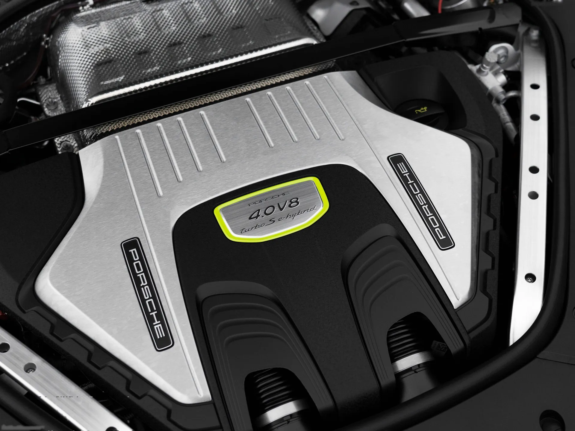 Porsche Panamera Turbo S E-Hybrid (2021) - Engine Bay
