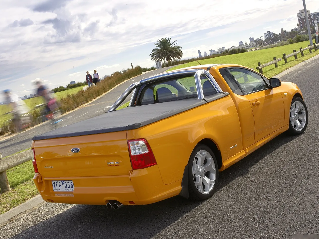 Ford FG Falcon Ute XR6 Turbo (2008) – zadní tříčtvrteční pohled