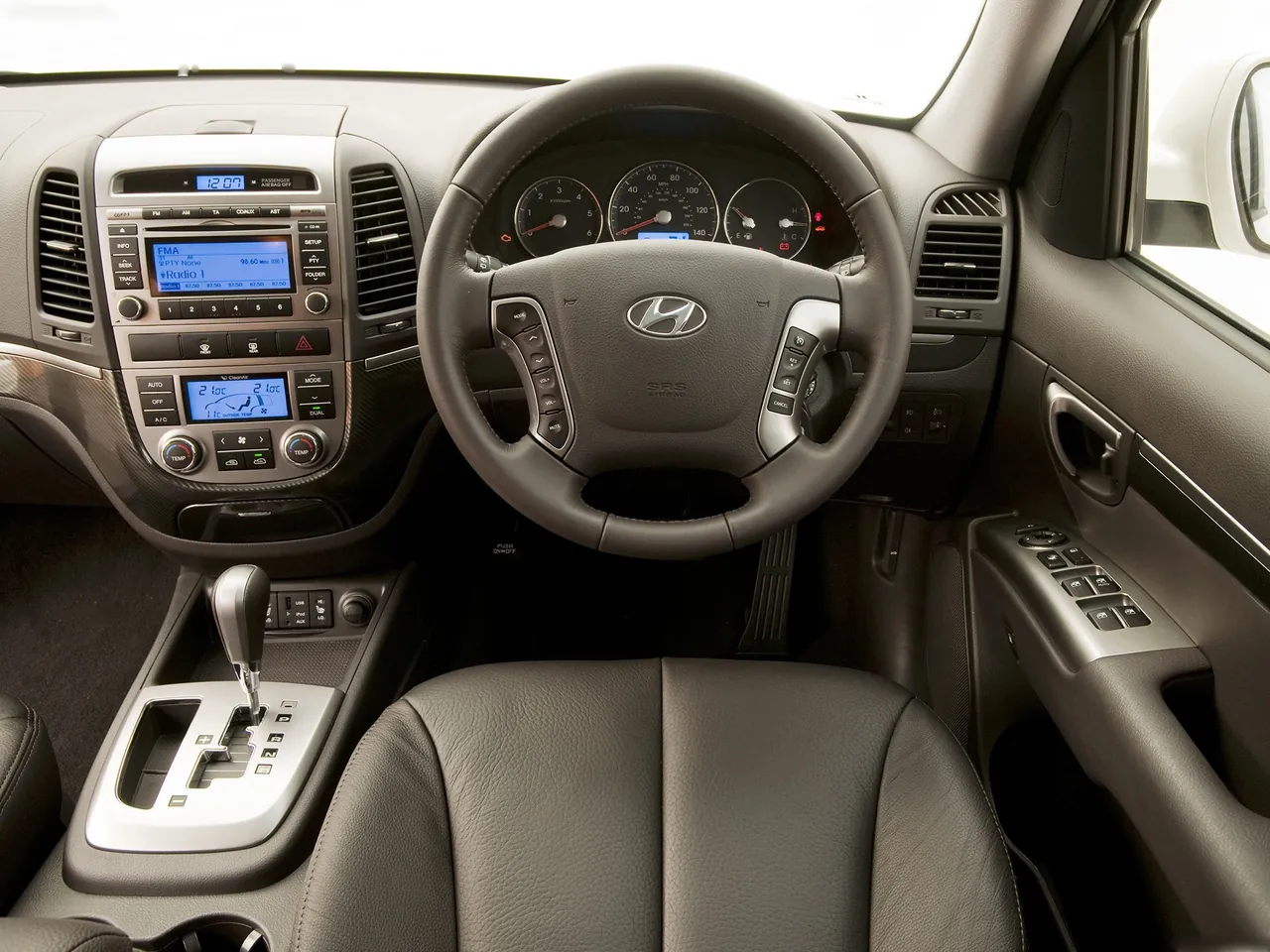Hyundai Santa Fe (2010) – interiér