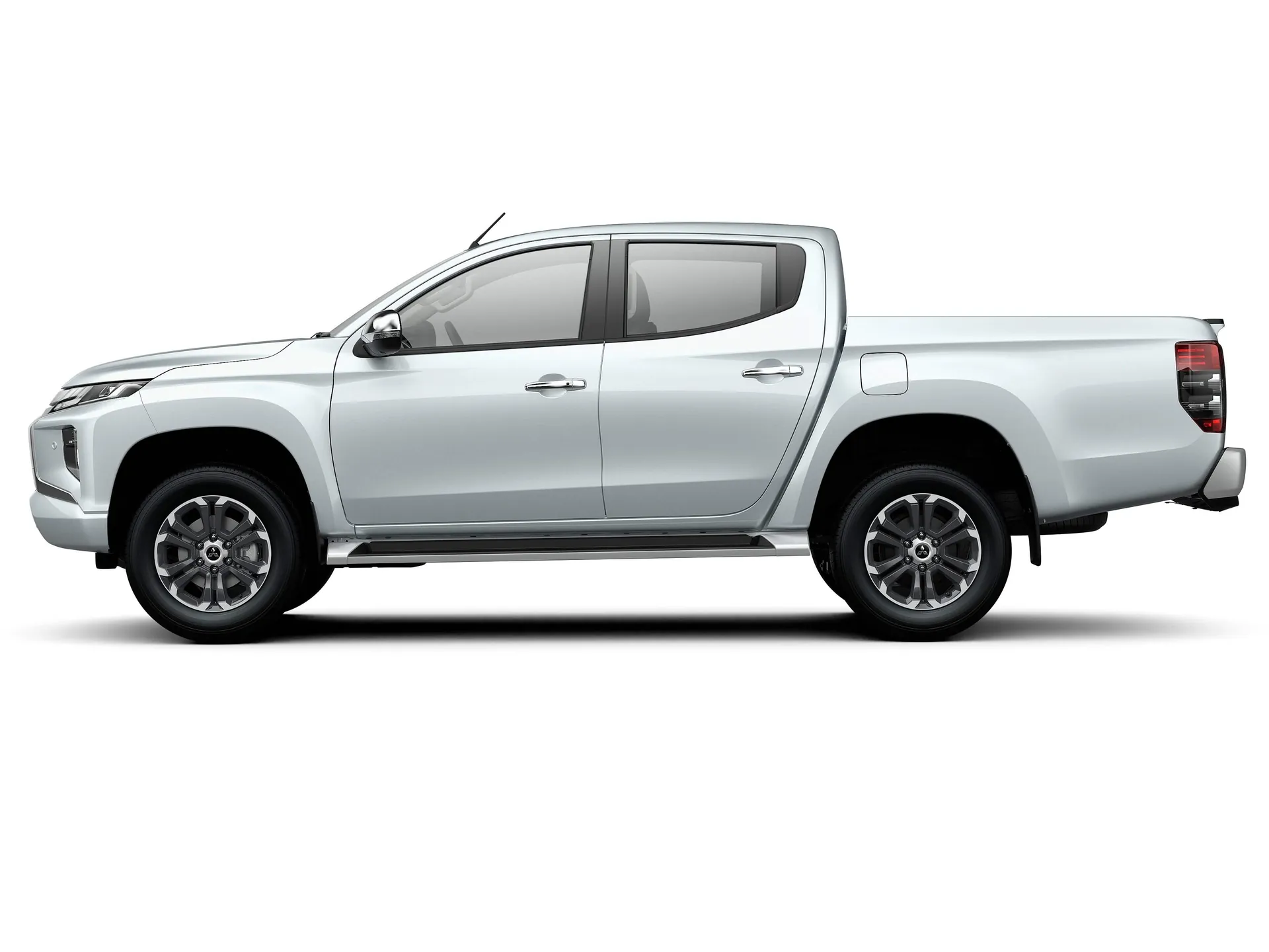 Mitsubishi L200 (2020) – boční profil