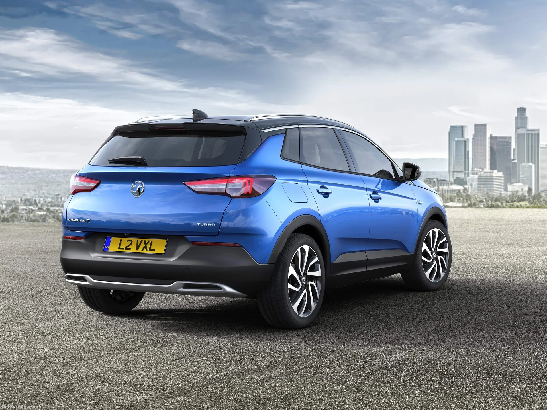 Vauxhall Grandland X (2018) – zadní tříčtvrteční pohled
