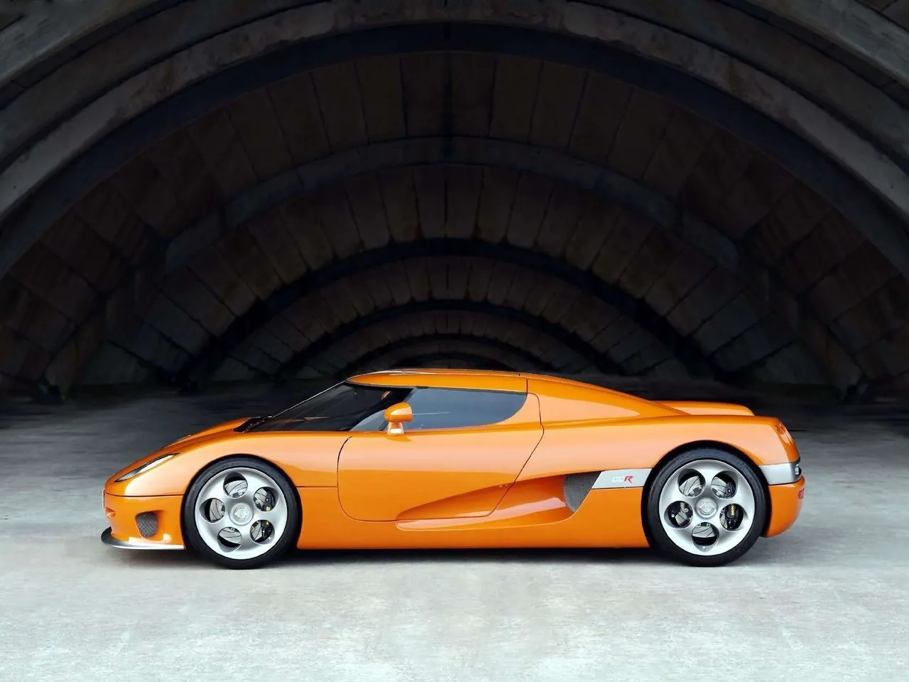 Koenigsegg CCR (2004) – boční profil