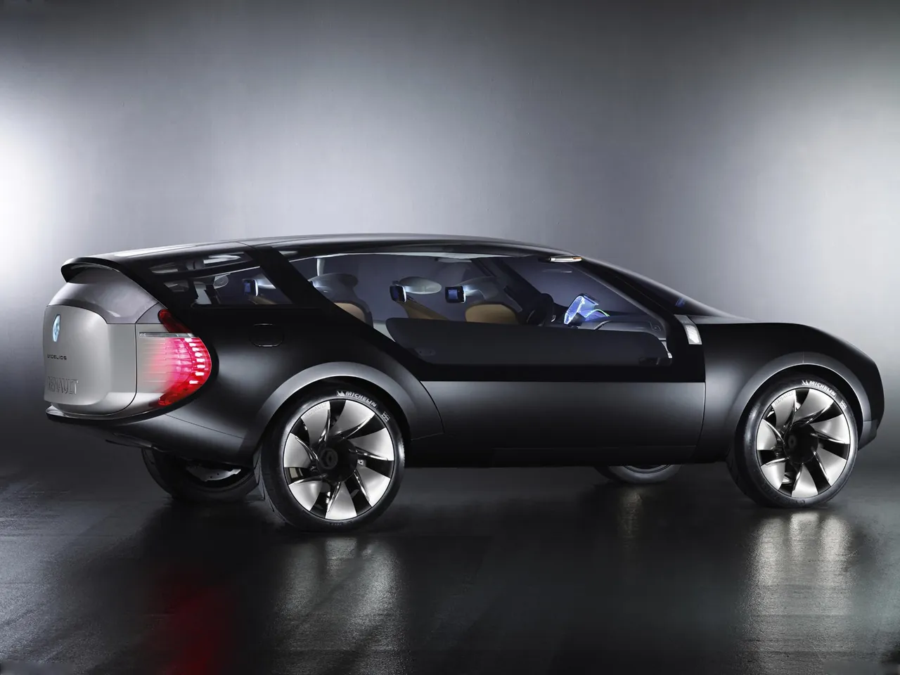 Renault Ondelios Concept (2008) – zadní tříčtvrteční pohled