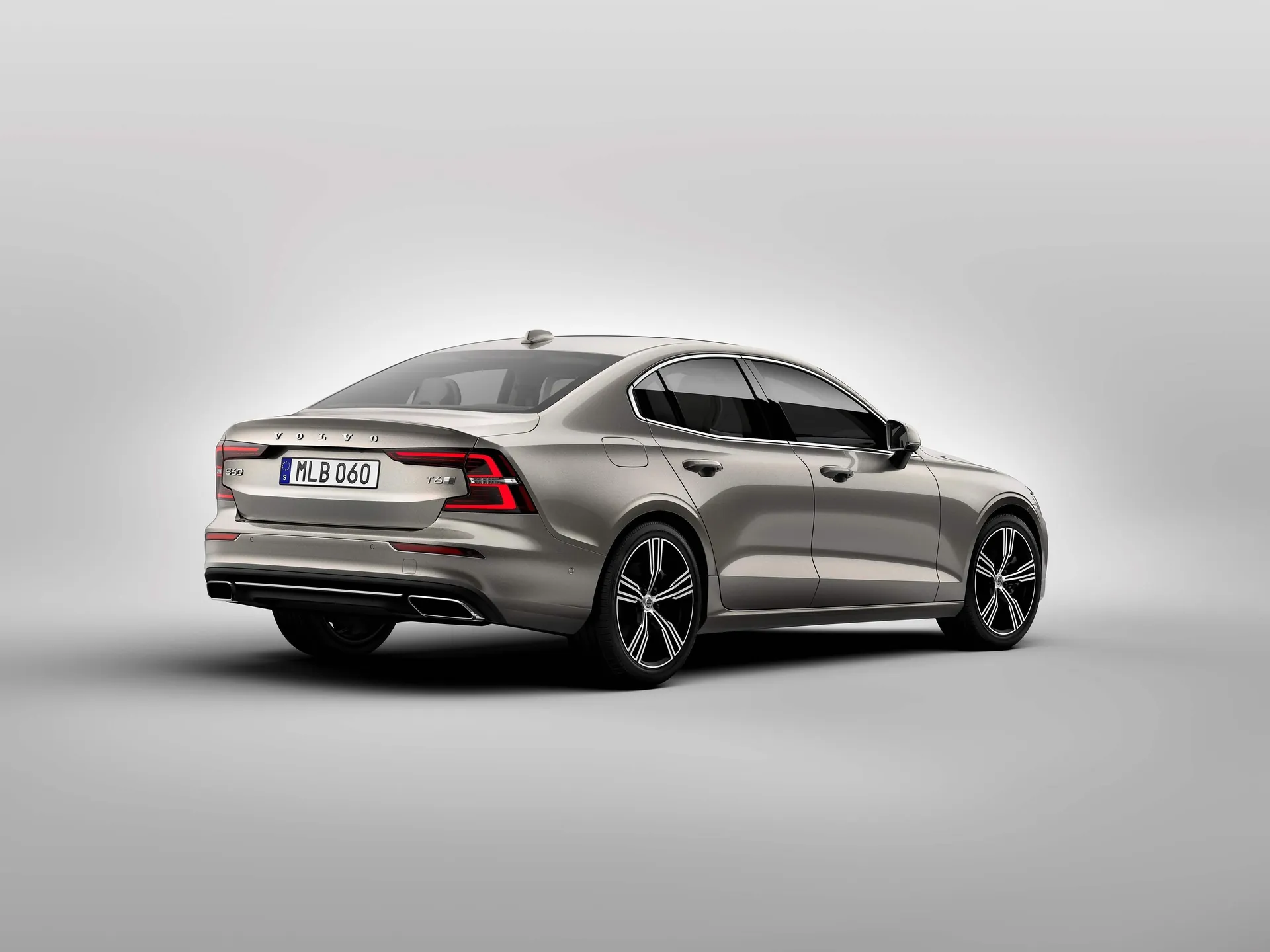 Volvo S60 (2019) – zadní tříčtvrteční pohled
