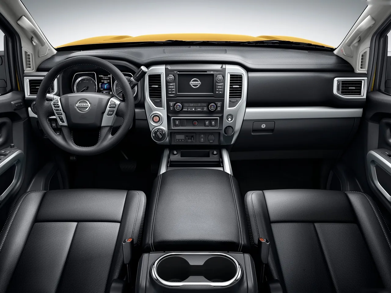 Nissan Titan XD (2016) – interiér