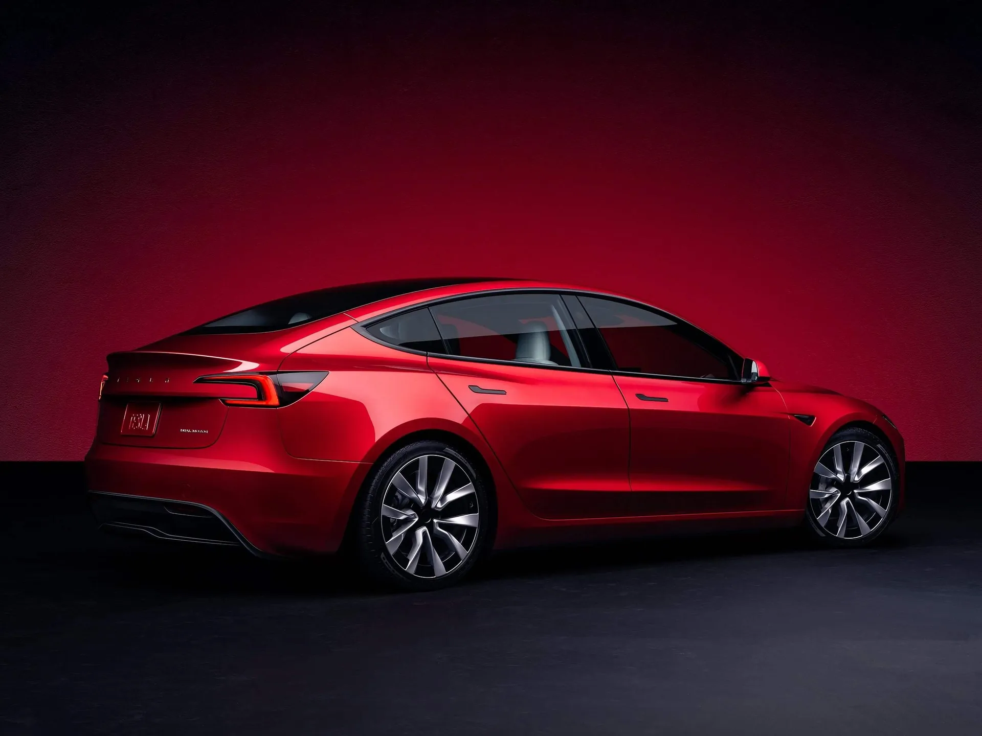 Tesla Model 3 (2024) – zadní tříčtvrteční pohled