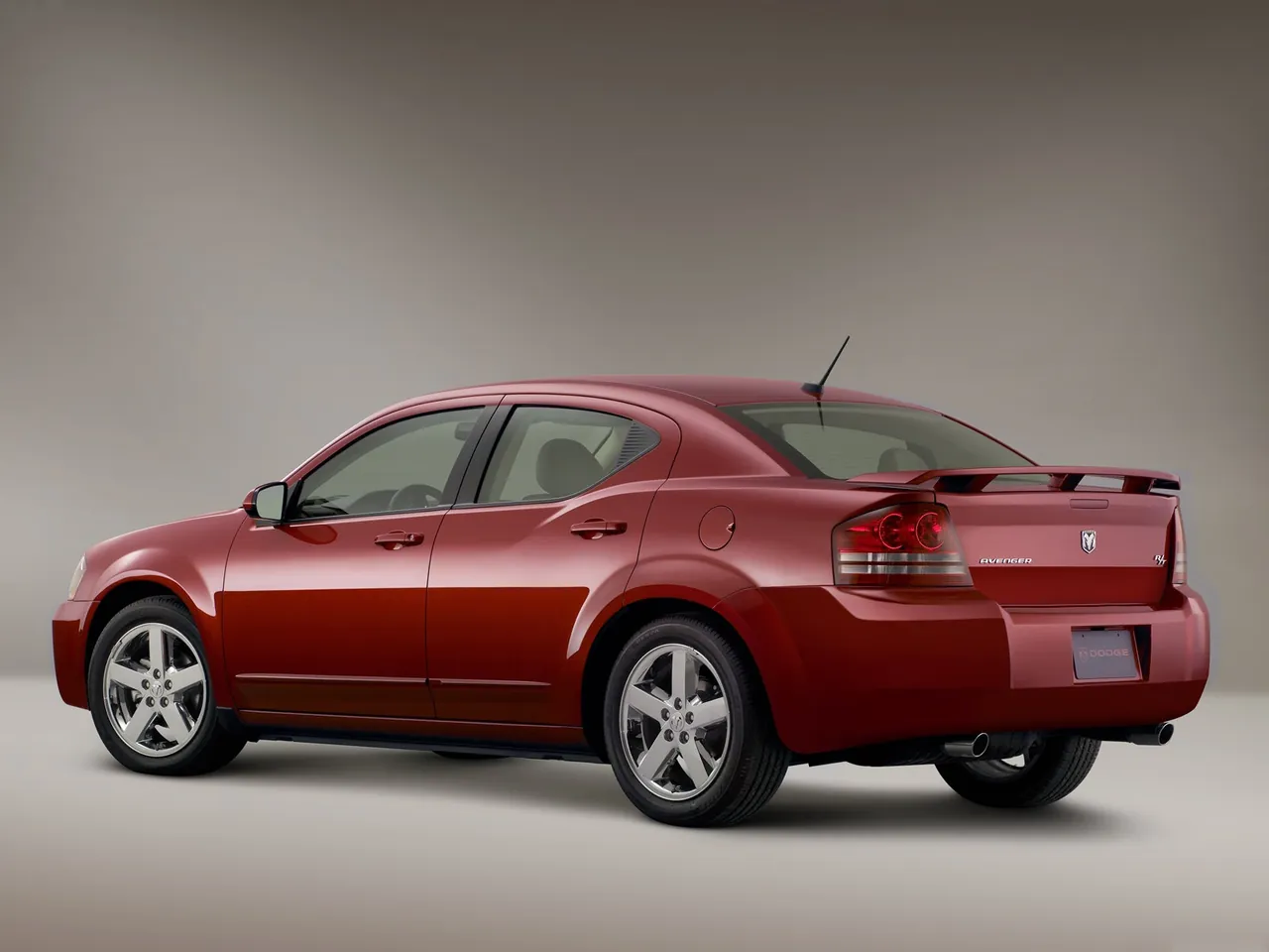 Dodge Avenger RT (2008) – zadní tříčtvrteční pohled