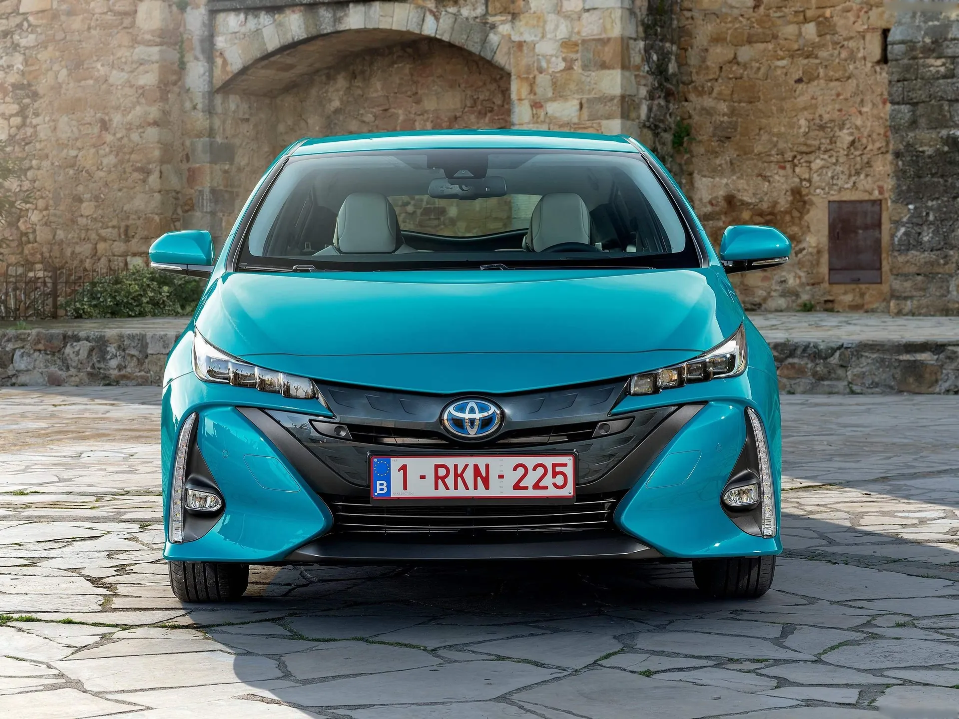 Toyota Prius Plug-in Hybrid (2017) – zepředu