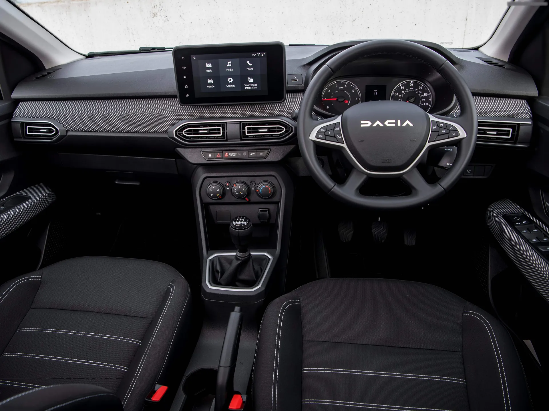 Dacia Sandero [UK] (2023) – interiér