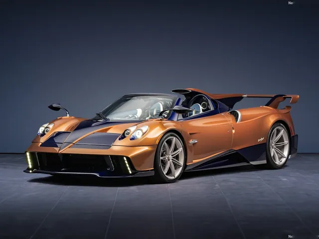 Pagani Huayra 70 Derecho (2026)