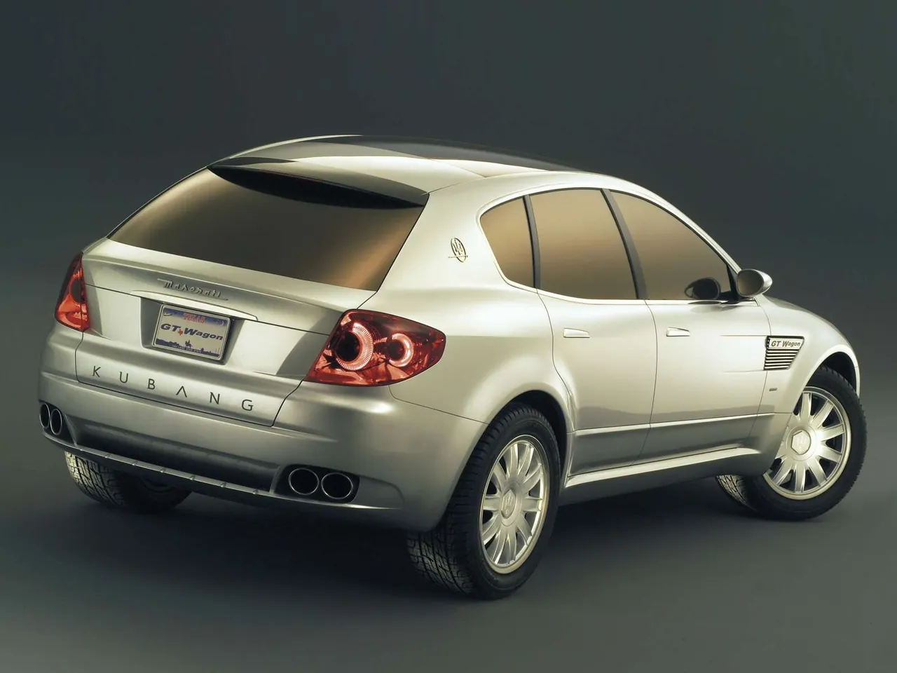 Maserati Kubang Concept Car (2003) – zadní tříčtvrteční pohled