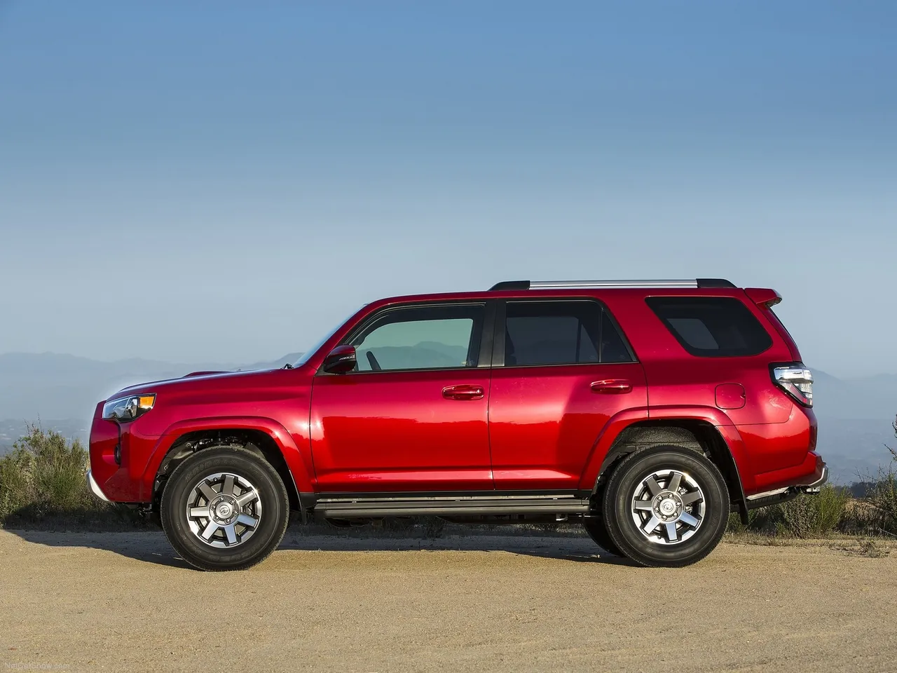Toyota 4Runner (2014) – boční profil