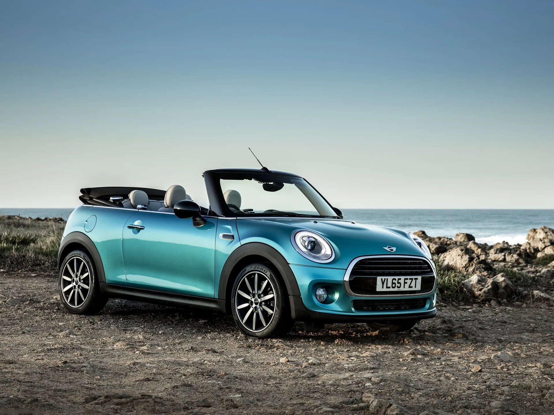 Mini Convertible [UK] (2016)