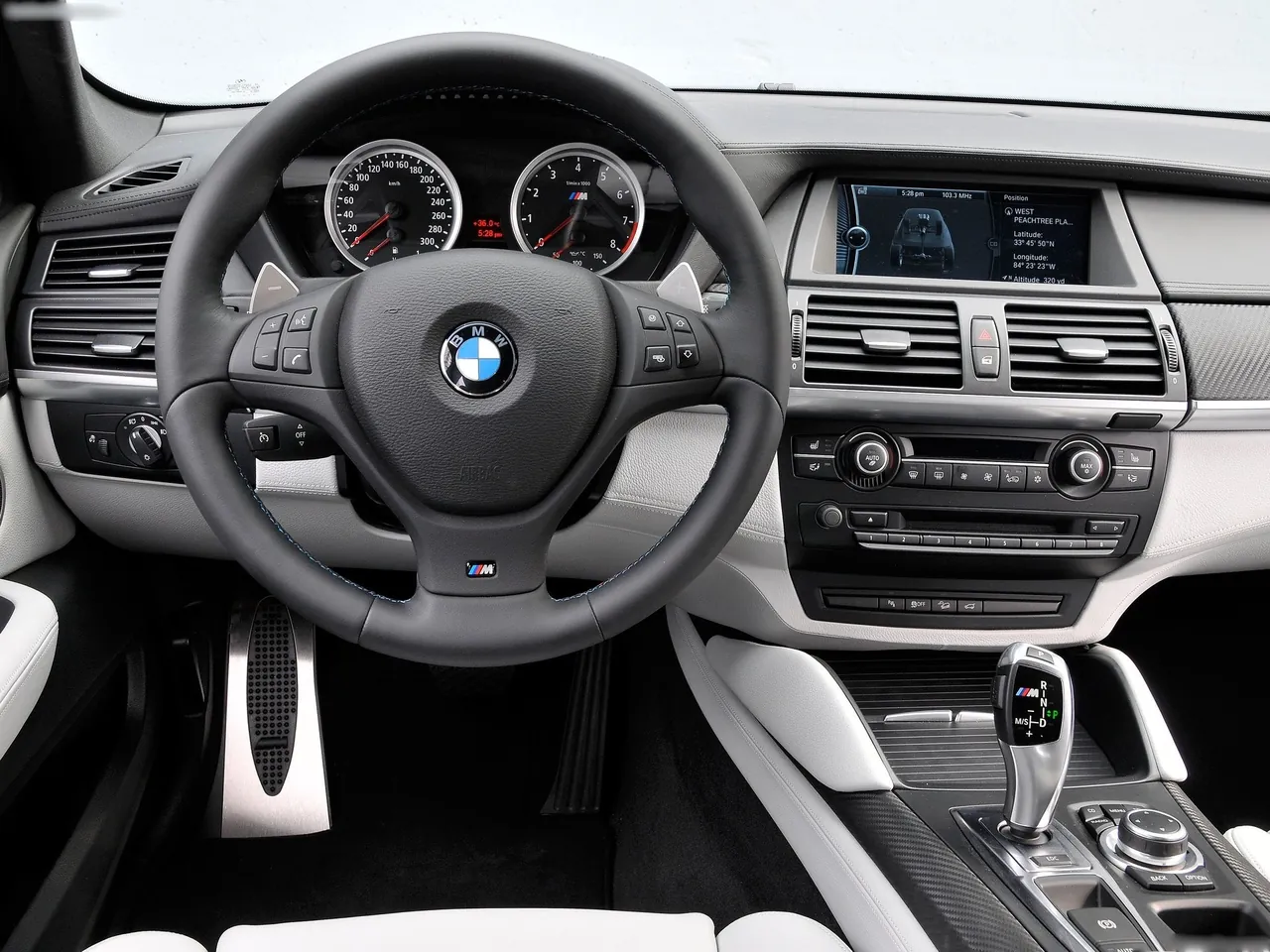 BMW X6 M (2010) – interiér