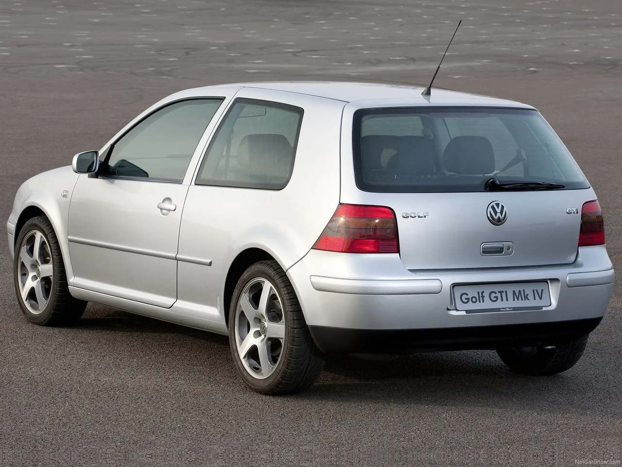 Volkswagen Golf IV GTI (1998) - Rear Three-Quarter