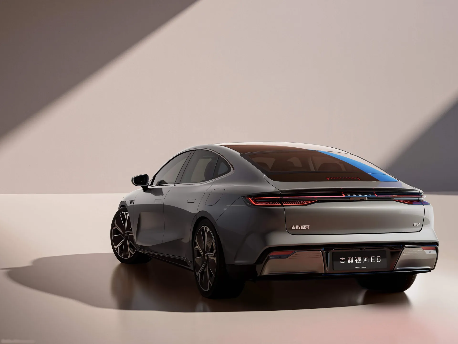 Geely Galaxy E8 (2024) – zadní tříčtvrteční pohled