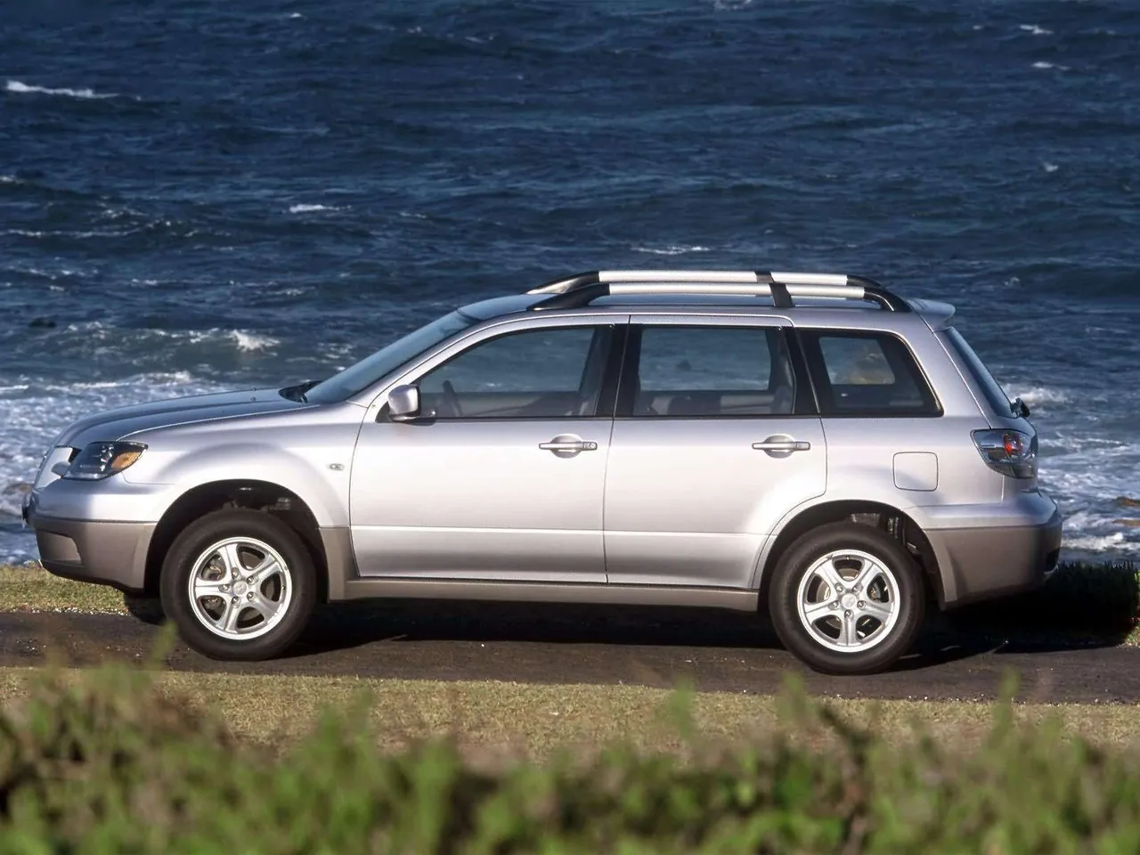 Mitsubishi Outlander [EU] (2003) – boční profil