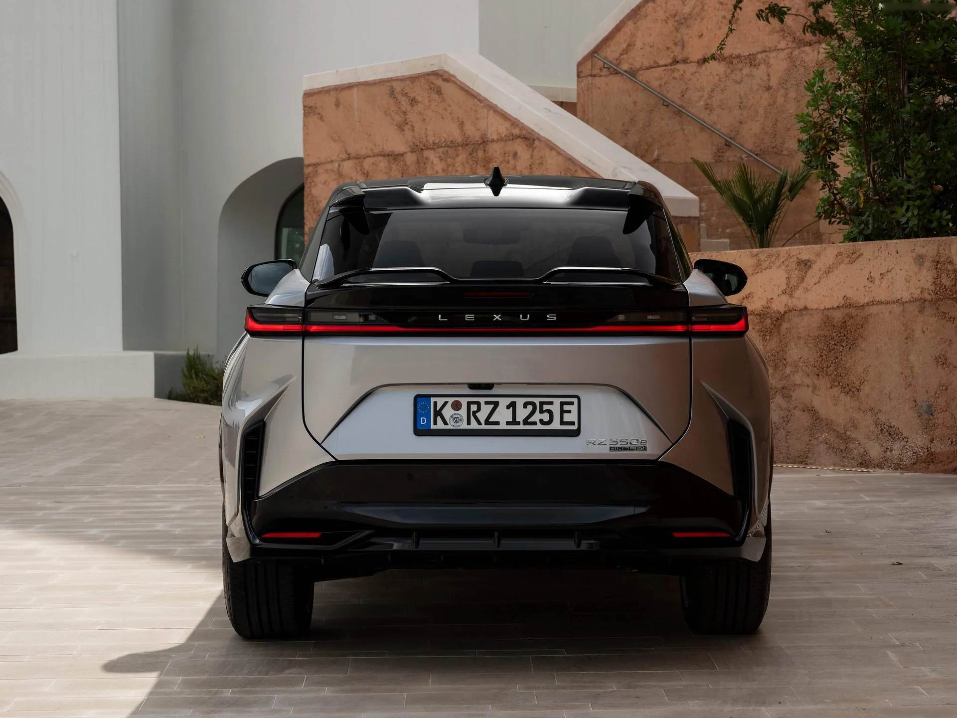 Lexus RZ (2026) – zezadu