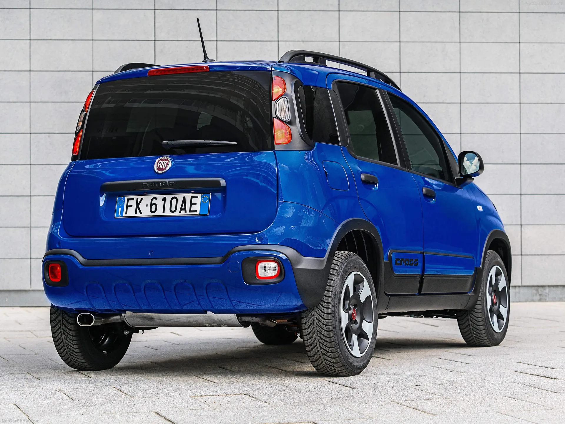 Fiat Panda City Cross (2017) – zadní tříčtvrteční pohled